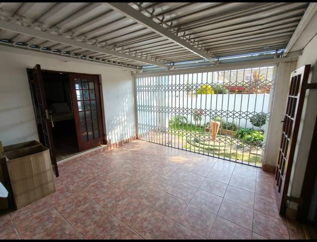 2 BEDROOM TOWNHOUSE FOR SALE IN PROTEA PARK
